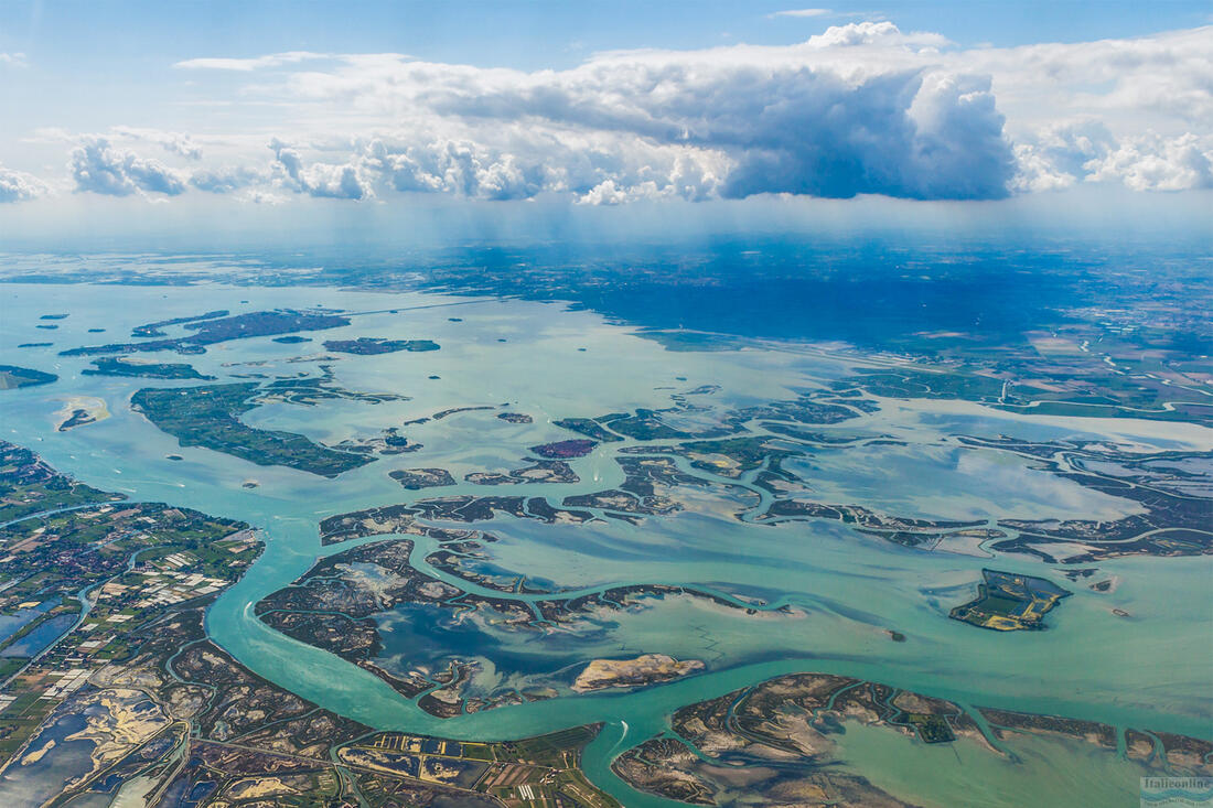 Pohľad z lietadla na ostrovy Benátskej zátoky