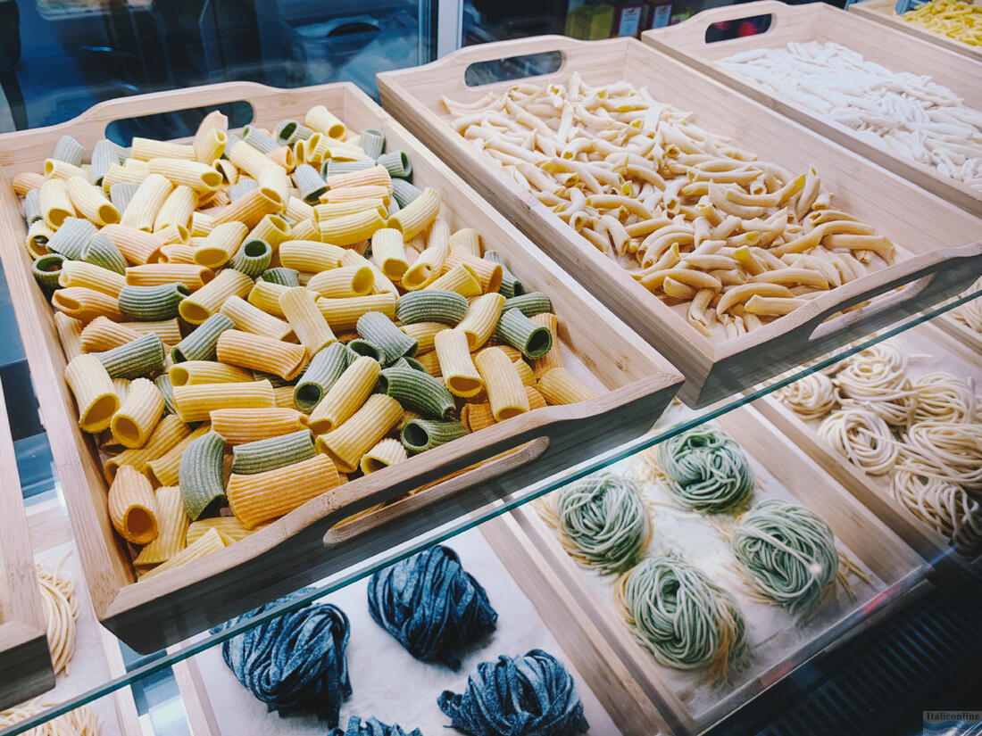 Bologna - market - pasta