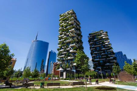 Vertikálny les alebo moderná architektúra v Miláne