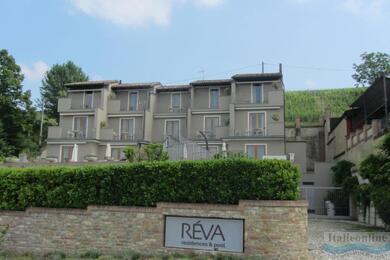 Reva Residence & Pool Monforte d'Alba