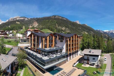 Hotel Ciampedie Luxury Alpine SPA Sèn Jan di Fassa