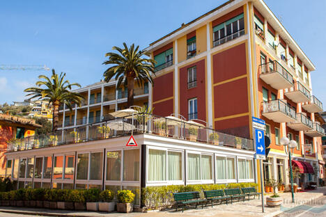 Hotel Doria Janov (Genova)