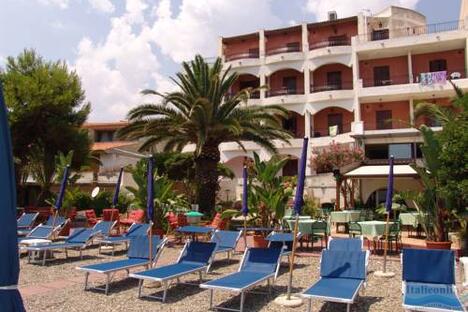 Hotel Kalos Giardini-Naxos