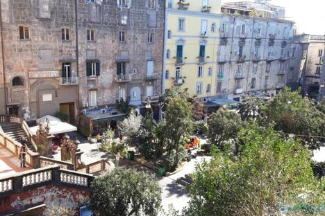 Hotel Piazza Bellini & Apartments Neapel
